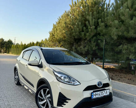 Бежевый Тойота Aqua, объемом двигателя 1.5 л и пробегом 91 тыс. км за 12900 $, фото 3 на Automoto.ua