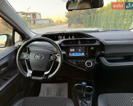 Бежевый Тойота Aqua, объемом двигателя 1.5 л и пробегом 91 тыс. км за 12900 $, фото 48 на Automoto.ua
