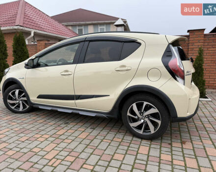 Бежевый Тойота Aqua, объемом двигателя 1.5 л и пробегом 90 тыс. км за 13700 $, фото 9 на Automoto.ua