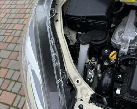 Бежевый Тойота Aqua, объемом двигателя 1.5 л и пробегом 90 тыс. км за 13700 $, фото 68 на Automoto.ua