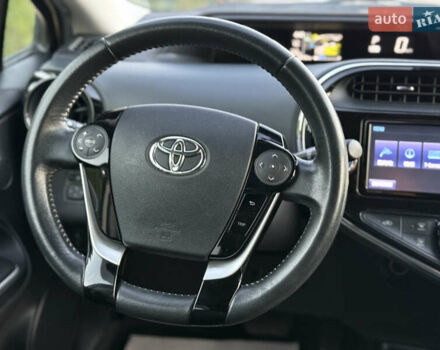 Бежевий Тойота Aqua, об'ємом двигуна 1.5 л та пробігом 79 тис. км за 13900 $, фото 87 на Automoto.ua