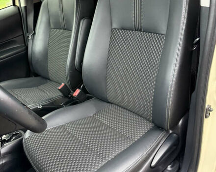 Бежевый Тойота Aqua, объемом двигателя 1.5 л и пробегом 90 тыс. км за 13700 $, фото 45 на Automoto.ua