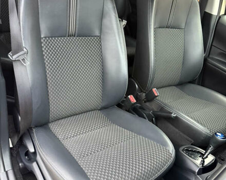 Бежевый Тойота Aqua, объемом двигателя 1.5 л и пробегом 90 тыс. км за 13700 $, фото 49 на Automoto.ua