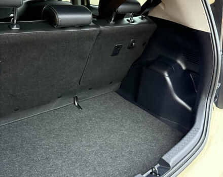 Бежевый Тойота Aqua, объемом двигателя 1.5 л и пробегом 90 тыс. км за 13700 $, фото 60 на Automoto.ua