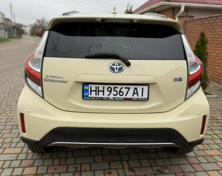 Бежевый Тойота Aqua, объемом двигателя 1.5 л и пробегом 90 тыс. км за 13700 $, фото 7 на Automoto.ua