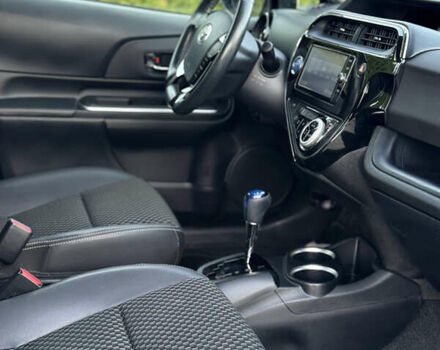 Бежевий Тойота Aqua, об'ємом двигуна 1.5 л та пробігом 79 тис. км за 13900 $, фото 81 на Automoto.ua