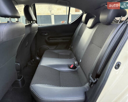 Бежевий Тойота Aqua, об'ємом двигуна 1.5 л та пробігом 79 тис. км за 13900 $, фото 96 на Automoto.ua