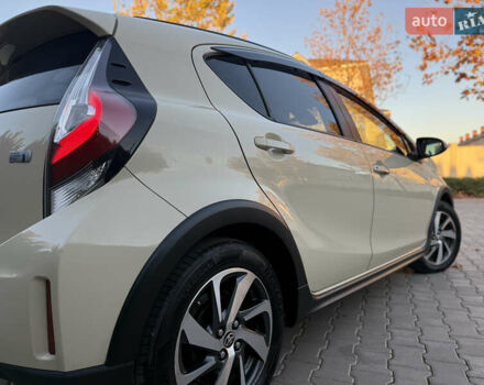 Бежевий Тойота Aqua, об'ємом двигуна 1.5 л та пробігом 79 тис. км за 13900 $, фото 23 на Automoto.ua