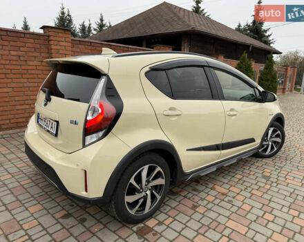 Бежевый Тойота Aqua, объемом двигателя 1.5 л и пробегом 90 тыс. км за 13700 $, фото 25 на Automoto.ua