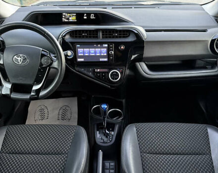 Бежевий Тойота Aqua, об'ємом двигуна 1.5 л та пробігом 79 тис. км за 13900 $, фото 84 на Automoto.ua