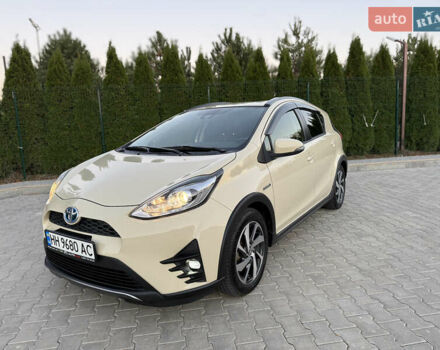 Бежевий Тойота Aqua, об'ємом двигуна 1.5 л та пробігом 79 тис. км за 13900 $, фото 1 на Automoto.ua