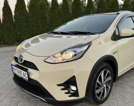 Бежевий Тойота Aqua, об'ємом двигуна 1.5 л та пробігом 79 тис. км за 13900 $, фото 2 на Automoto.ua