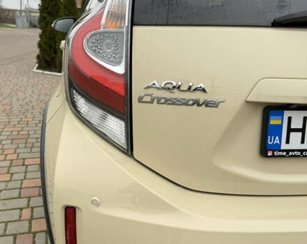 Бежевый Тойота Aqua, объемом двигателя 1.5 л и пробегом 90 тыс. км за 13700 $, фото 5 на Automoto.ua