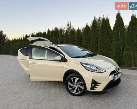 Бежевий Тойота Aqua, об'ємом двигуна 1.5 л та пробігом 79 тис. км за 13900 $, фото 60 на Automoto.ua