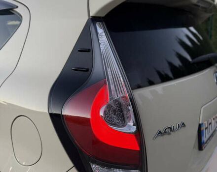 Бежевий Тойота Aqua, об'ємом двигуна 1.5 л та пробігом 79 тис. км за 13900 $, фото 32 на Automoto.ua