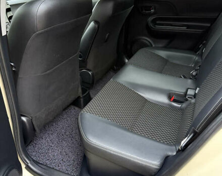 Бежевый Тойота Aqua, объемом двигателя 1.5 л и пробегом 90 тыс. км за 13700 $, фото 56 на Automoto.ua