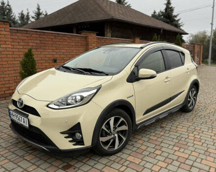 Бежевый Тойота Aqua, объемом двигателя 1.5 л и пробегом 90 тыс. км за 13700 $, фото 11 на Automoto.ua