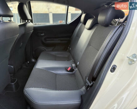 Бежевий Тойота Aqua, об'ємом двигуна 1.5 л та пробігом 79 тис. км за 13900 $, фото 95 на Automoto.ua