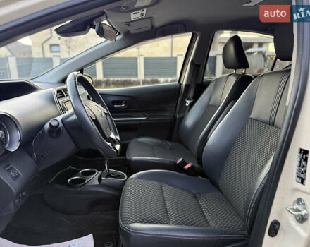 Бежевий Тойота Aqua, об'ємом двигуна 1.5 л та пробігом 79 тис. км за 13900 $, фото 75 на Automoto.ua