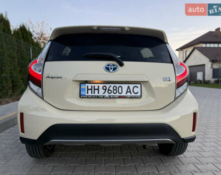 Бежевий Тойота Aqua, об'ємом двигуна 1.5 л та пробігом 79 тис. км за 13900 $, фото 11 на Automoto.ua