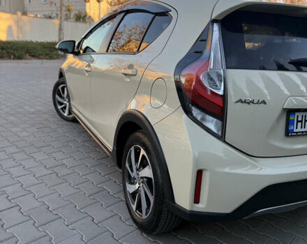 Бежевий Тойота Aqua, об'ємом двигуна 1.5 л та пробігом 79 тис. км за 13900 $, фото 24 на Automoto.ua