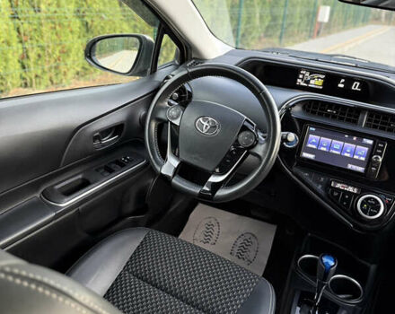 Бежевий Тойота Aqua, об'ємом двигуна 1.5 л та пробігом 79 тис. км за 13900 $, фото 90 на Automoto.ua