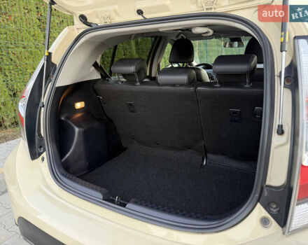 Бежевий Тойота Aqua, об'ємом двигуна 1.5 л та пробігом 79 тис. км за 13900 $, фото 100 на Automoto.ua