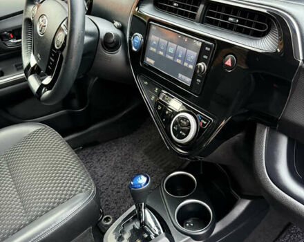 Бежевый Тойота Aqua, объемом двигателя 1.5 л и пробегом 90 тыс. км за 13700 $, фото 47 на Automoto.ua