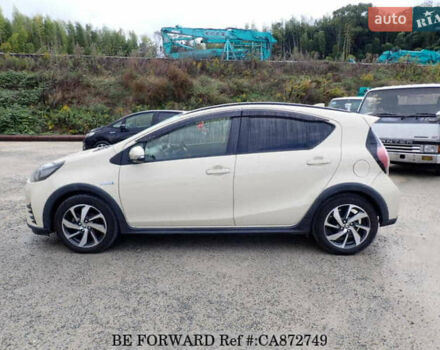 Бежевий Тойота Aqua, об'ємом двигуна 1.5 л та пробігом 89 тис. км за 12900 $, фото 6 на Automoto.ua