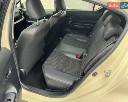 Бежевий Тойота Aqua, об'ємом двигуна 1.5 л та пробігом 72 тис. км за 14950 $, фото 35 на Automoto.ua