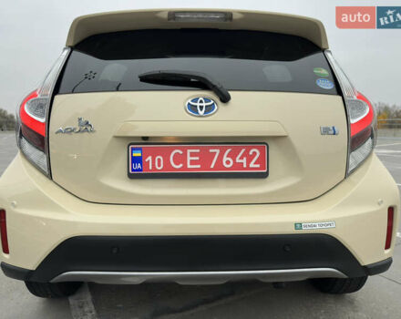 Бежевий Тойота Aqua, об'ємом двигуна 1.5 л та пробігом 72 тис. км за 14950 $, фото 18 на Automoto.ua