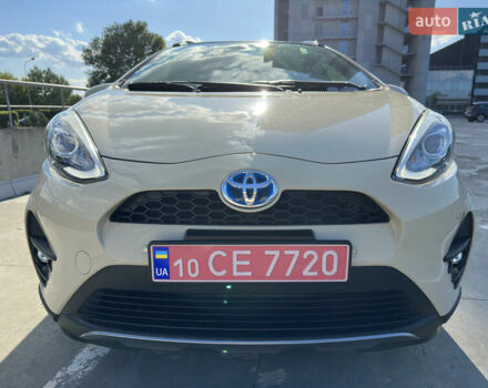 Бежевый Тойота Aqua, объемом двигателя 1.5 л и пробегом 69 тыс. км за 14950 $, фото 7 на Automoto.ua