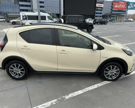 Бежевий Тойота Aqua, об'ємом двигуна 1.5 л та пробігом 72 тис. км за 14950 $, фото 14 на Automoto.ua