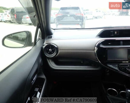 Бежевый Тойота Aqua, объемом двигателя 1.5 л и пробегом 73 тыс. км за 12900 $, фото 15 на Automoto.ua