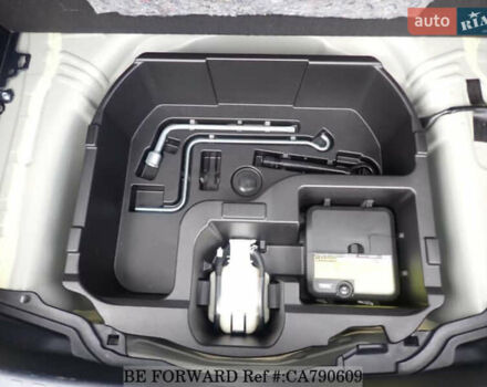 Бежевый Тойота Aqua, объемом двигателя 1.5 л и пробегом 73 тыс. км за 12900 $, фото 24 на Automoto.ua