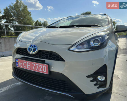 Бежевый Тойота Aqua, объемом двигателя 1.5 л и пробегом 69 тыс. км за 14950 $, фото 5 на Automoto.ua