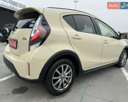 Бежевий Тойота Aqua, об'ємом двигуна 1.5 л та пробігом 72 тис. км за 14950 $, фото 15 на Automoto.ua