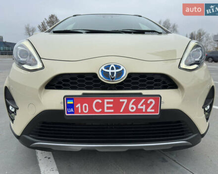 Бежевий Тойота Aqua, об'ємом двигуна 1.5 л та пробігом 72 тис. км за 14950 $, фото 3 на Automoto.ua