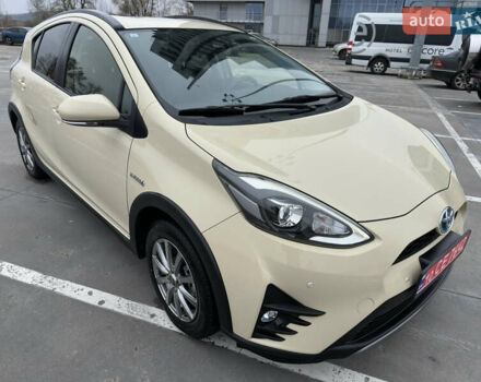 Бежевий Тойота Aqua, об'ємом двигуна 1.5 л та пробігом 72 тис. км за 14950 $, фото 2 на Automoto.ua