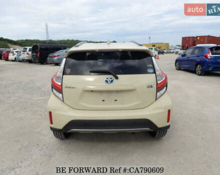 Бежевый Тойота Aqua, объемом двигателя 1.5 л и пробегом 73 тыс. км за 12900 $, фото 4 на Automoto.ua