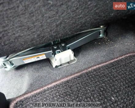 Бежевый Тойота Aqua, объемом двигателя 1.5 л и пробегом 73 тыс. км за 12900 $, фото 26 на Automoto.ua