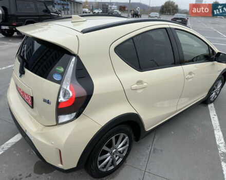 Бежевий Тойота Aqua, об'ємом двигуна 1.5 л та пробігом 72 тис. км за 14950 $, фото 16 на Automoto.ua