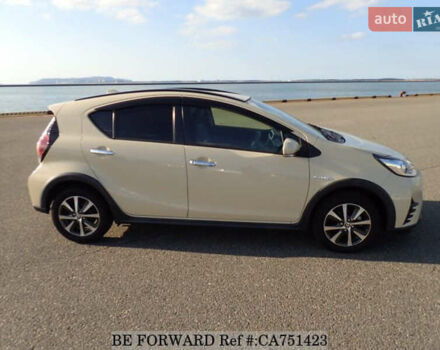 Бежевый Тойота Aqua, объемом двигателя 1.5 л и пробегом 89 тыс. км за 13500 $, фото 5 на Automoto.ua