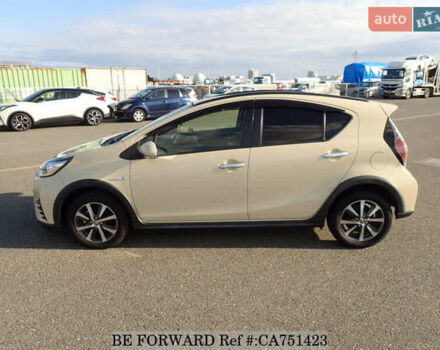 Бежевый Тойота Aqua, объемом двигателя 1.5 л и пробегом 89 тыс. км за 13500 $, фото 1 на Automoto.ua