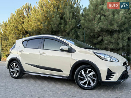 Бежевий Тойота Aqua, об'ємом двигуна 1.5 л та пробігом 91 тис. км за 12900 $, фото 1 на Automoto.ua