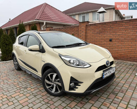 Бежевый Тойота Aqua, объемом двигателя 1.5 л и пробегом 90 тыс. км за 13700 $, фото 1 на Automoto.ua
