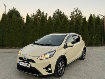 Тойота Aqua 2018 у Одесі на Automoto.ua Бежевий Тойота Aqua, об'ємом двигуна 1.5 л та пробігом 79 тис. км за 13900 $, фото 1 на Automoto.ua