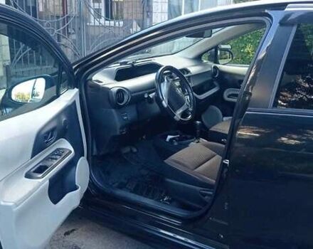 Черный Тойота Aqua, объемом двигателя 1.5 л и пробегом 181 тыс. км за 9400 $, фото 7 на Automoto.ua
