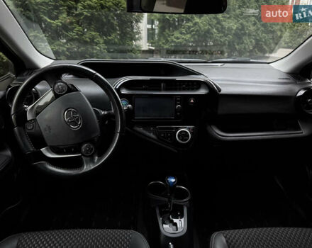 Черный Тойота Aqua, объемом двигателя 1.5 л и пробегом 52 тыс. км за 13500 $, фото 16 на Automoto.ua