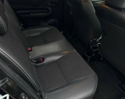 Черный Тойота Aqua, объемом двигателя 1.5 л и пробегом 67 тыс. км за 13900 $, фото 14 на Automoto.ua